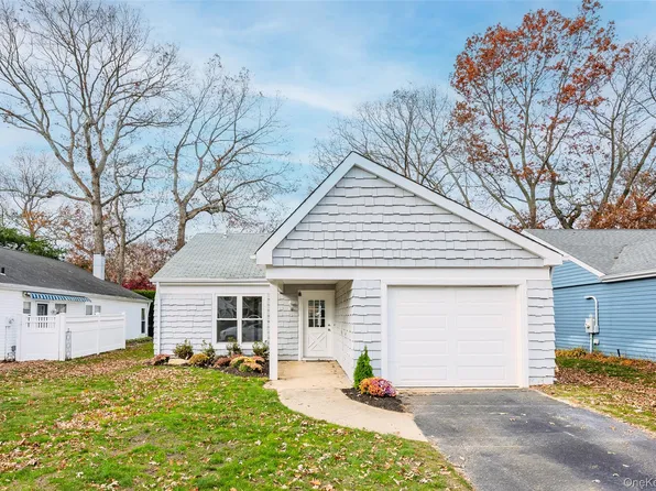 145 Edinburgh Drive, Ridge, NY 11961