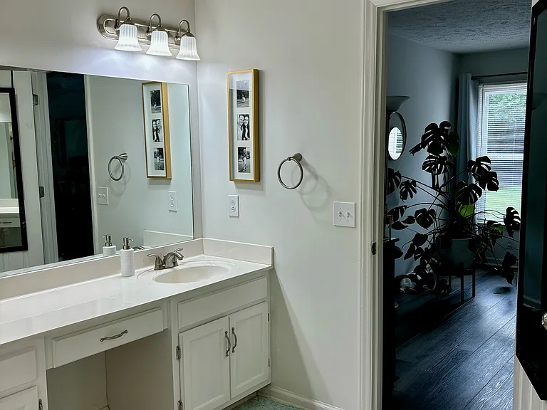 604 Greenleaf Ave — Photo 12