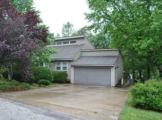 20755 Lakeshore Dr, Springdale, AR 72764