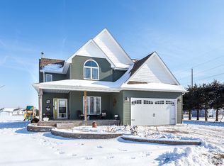 128 Turkey Rd, Fruitland, IA 52749