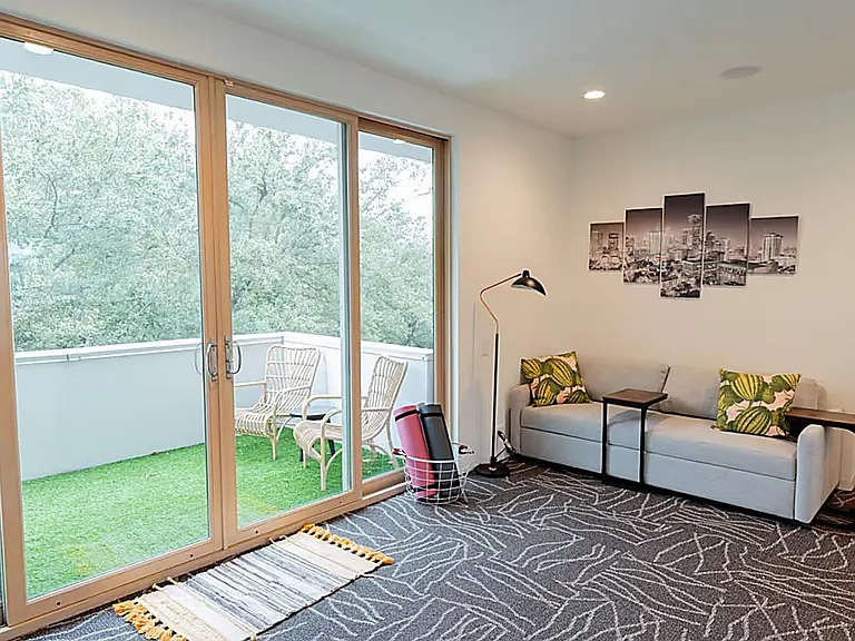 4904 S Shepherd Dr — Photo 28