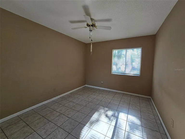 582 Fairways Cir #A — Photo 10