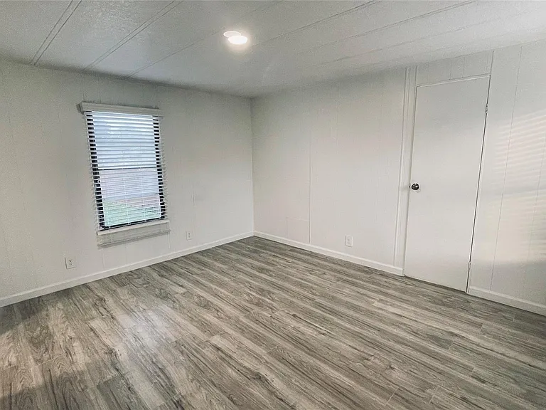 21615 Erika Ct — Photo 6