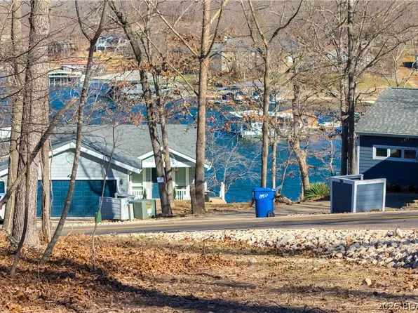 325 Austin Cir, Lake Ozark, MO 65049