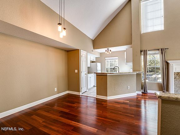 4th image of 13700 RICHMOND PARK Drive N #1006