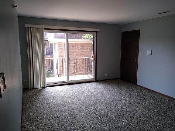 3rd image of 4134 Cove Ln