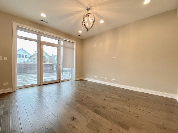 3rd image of 317 W Evergreen Ave #102