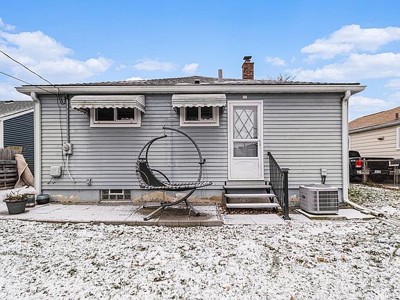 4th image of 29564 Sheridan St