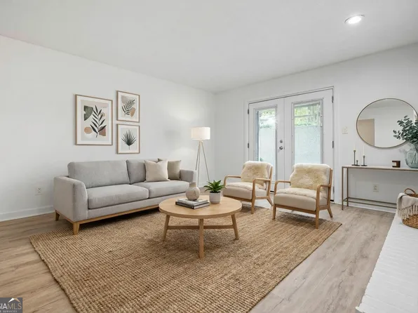 102 River Run Dr, Sandy Springs, GA 30350