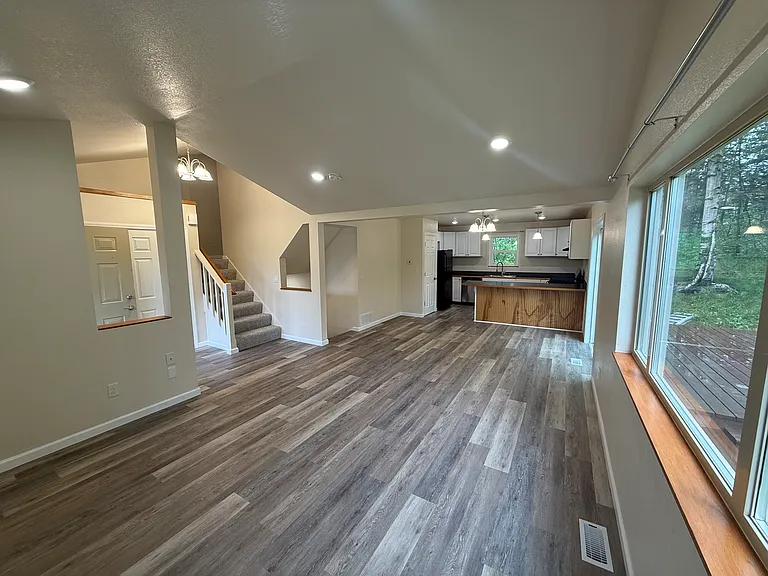 210 E Spruce Ave #B — Photo 5