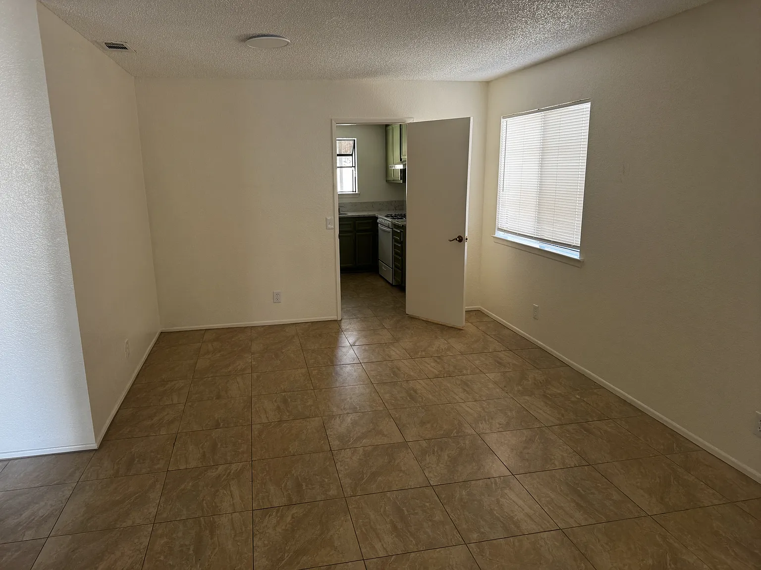 15086 Dakota Street - 1 — Photo 4