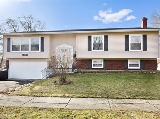 1140 Yorkshire Dr, Hanover Park, IL
