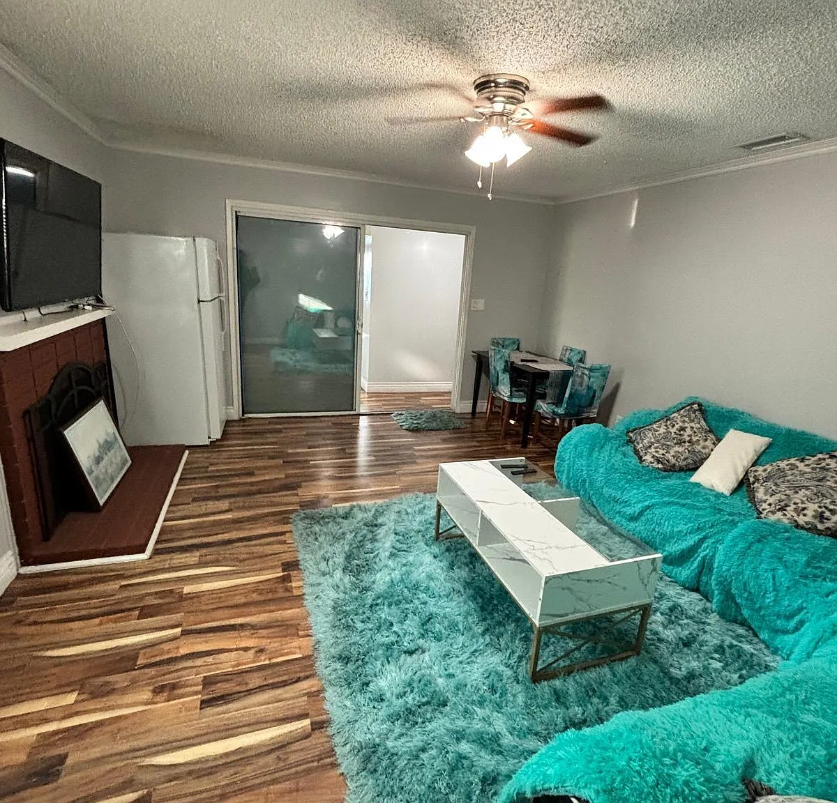 2 bed, 1500 sqft, $1,600 — Photo 3