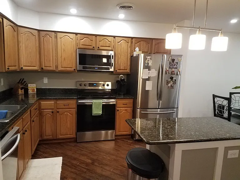 910 Sterling Ct — Photo 16