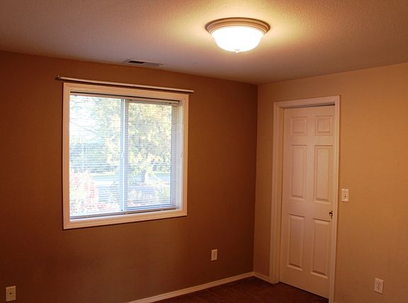 4th image of 2408 S Quincy Ct