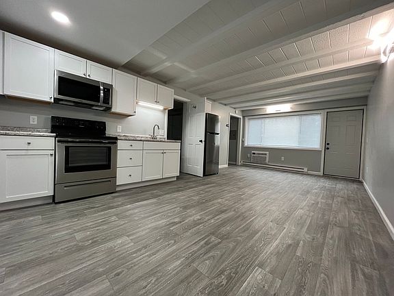 3rd image of 77 Kings Hwy APT 1