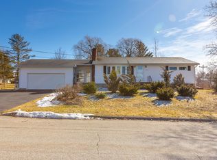 19 Memorial Dr, Biddeford, ME 04005