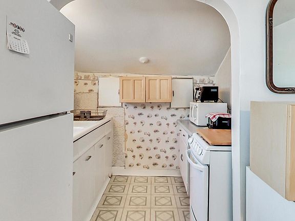 4th image of 5519 W Wilson Ave #2