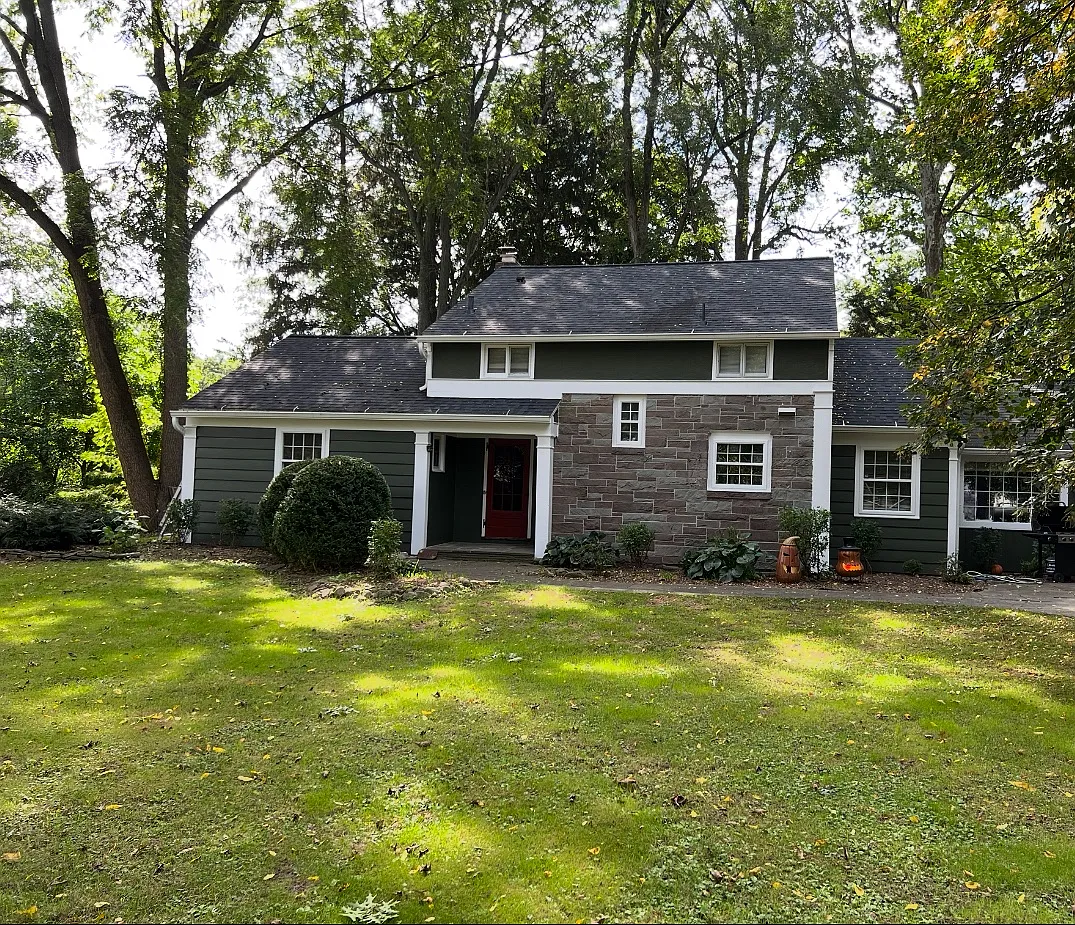 4 bed, 2700 sqft, $3,300 — Photo 4