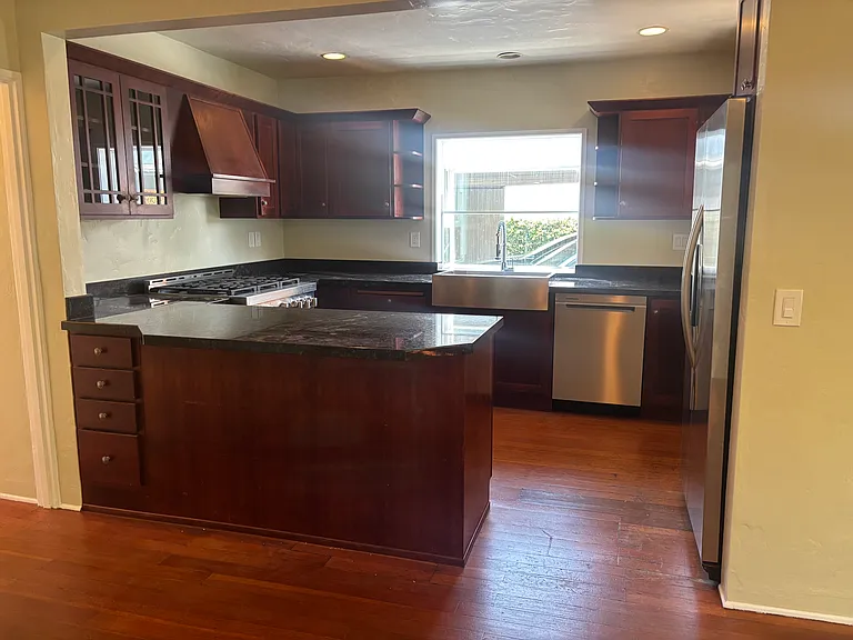 1008 W Micheltorena St #A — Photo 6