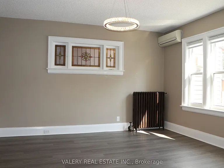 207 Oakwood Ave — Photo 9