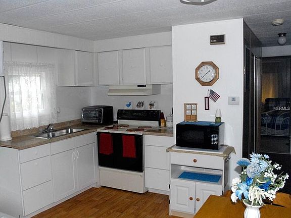 5th image of 323 Lakeview Dr