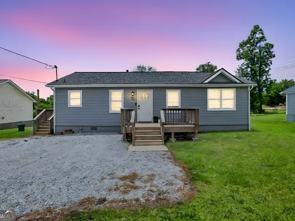 35 Savannah St, Newnan, GA 30263