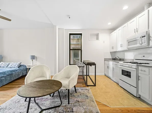 567 39th St APT 1A, Brooklyn, NY 11232