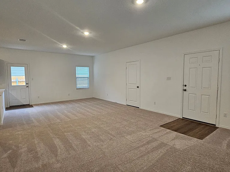 128 Dollars Dr — Photo 7