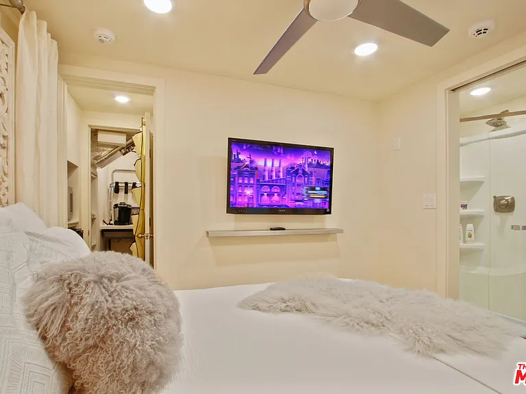 9416 Beverly Crest Dr — Photo 34