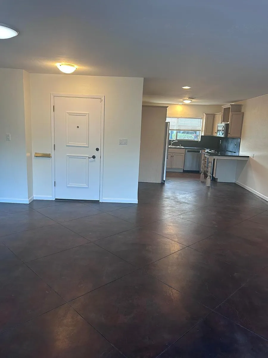 Building Photo - 7718 E Meadowbrook Ave