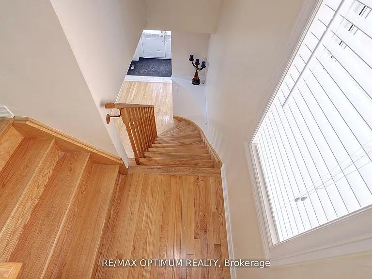 21 Saint Eugene St — Photo 19