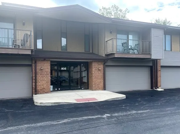 805 Oakton St Unit 103, Elk Grove Village, IL 60007