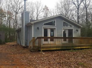 139 S Nichecronk Rd, Dingmans Ferry, PA 18328