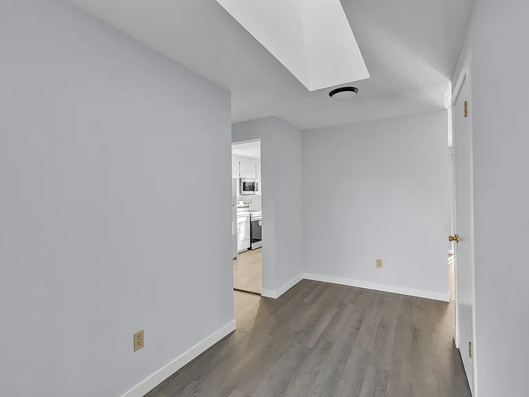 701 21st St SE — Photo 4
