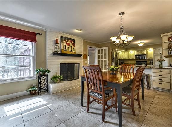 5th image of 805 Belton Dr