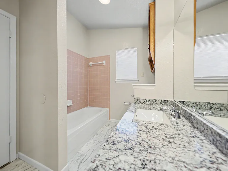 4716 Glass Mountain Dr — Photo 15
