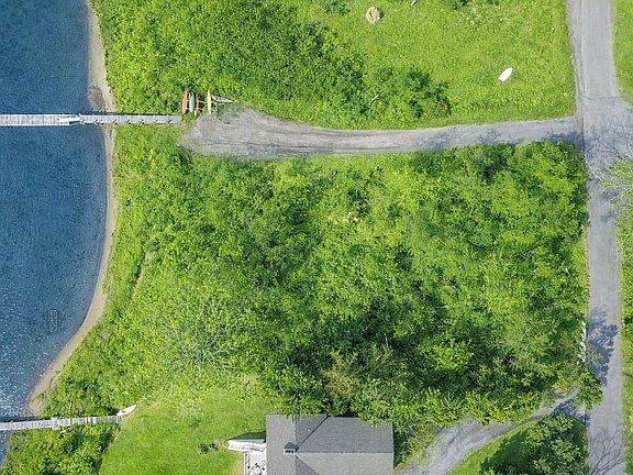 3rd image of 12 Hilo Dr