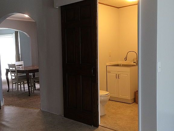 3rd image of 485 N Walnut St