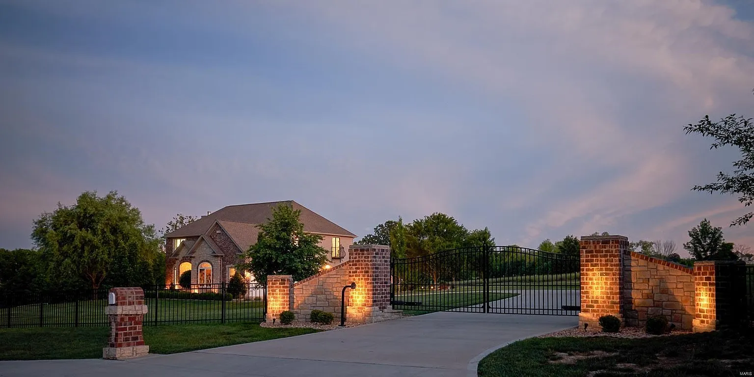 4465 Wilson Rd photo 1