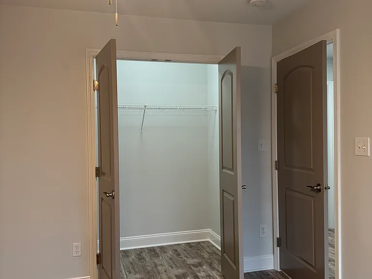 131 Brookslanding Dr — Photo 9