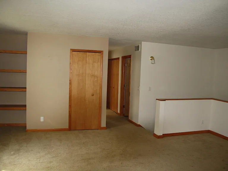 4805 Russell St — Photo 35
