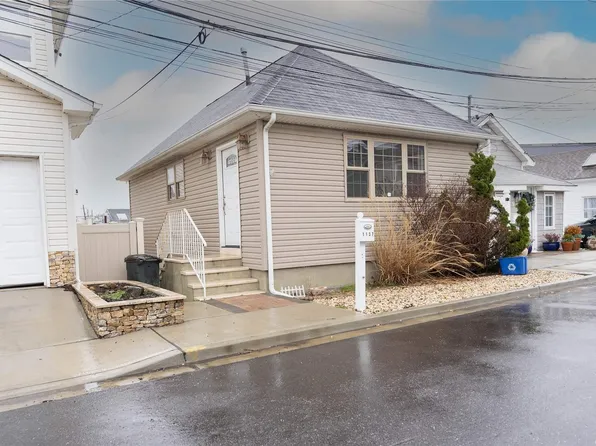 1137 Washington Place, Baldwin, NY 11510