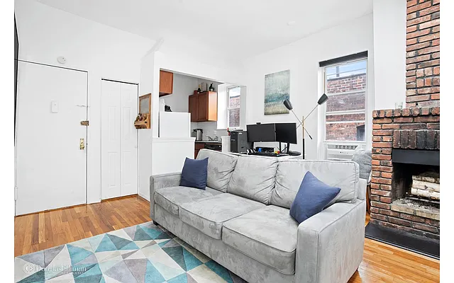 Rented by Douglas Elliman | media 7