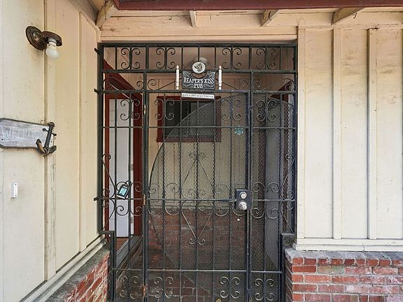 4th image of 2428 Frances St