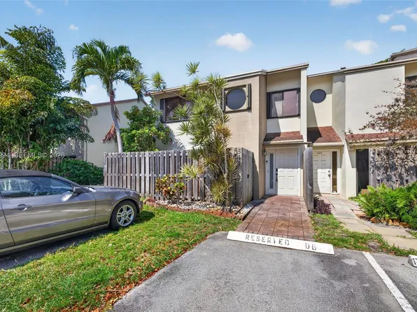 341 City View Dr, Fort Lauderdale, FL 33311