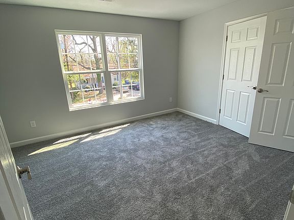 3rd image of 3427 Argonne Ave