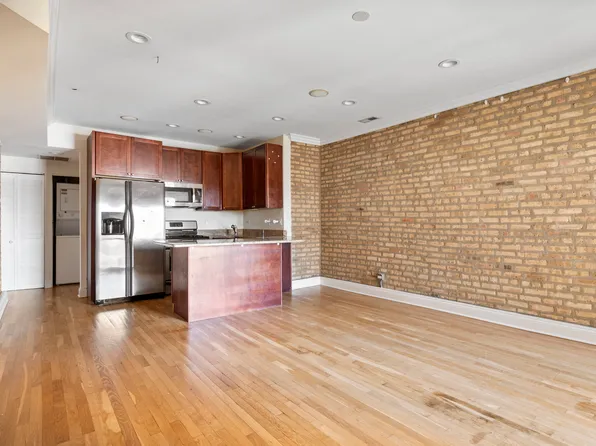 2820 W Arthur Ave APT 3, Chicago, IL 60645