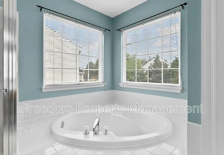 9140 Worthington Dr — Photo 53