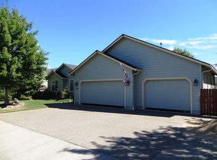 304 Greystone St, Sutherlin, OR
